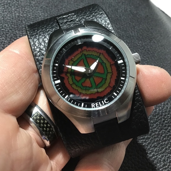RELIC Animated Peace Sign on Leather - Picture 1 of 8